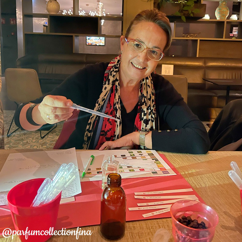 Taller Crea tu propio Perfume de Sandra Iruela | Parfum Collection Fina